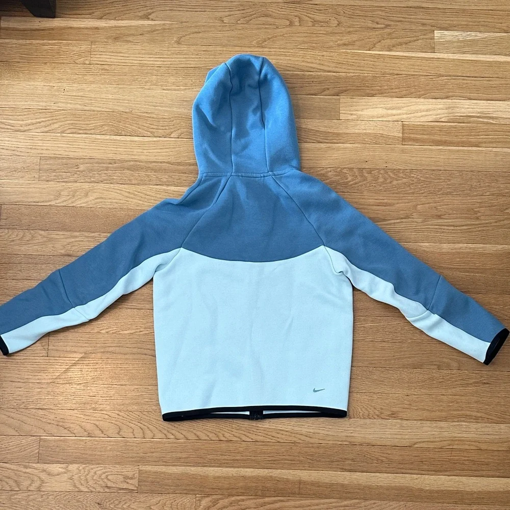Nike Two-Tone Blue and White Sportswear Tech Fleece - Picture 3 of 3